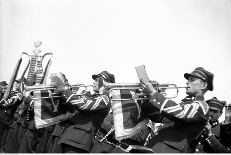 Orkiestra podczas uroczystoci trzeciomajowych, 1933 r.