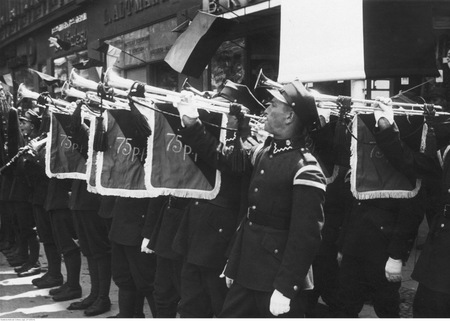 Orkiestra 75 Puku Piechoty podczas defilady, 1937 r.